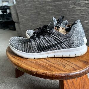 Nike Men’s Black and Gray Sneakers